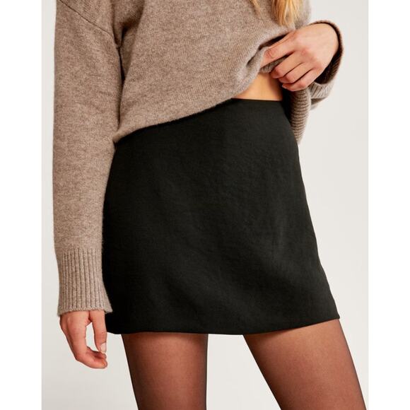 Abercrombie & Fitch Dresses & Skirts - Abercrombie & Fitch The Af Scarlett Premium Crepe Mini Skort - S Black